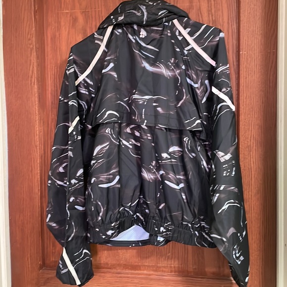 NWOT Sweaty Betty Reflective Water Resistant Pack Away Jacket - Picture 5 of 5